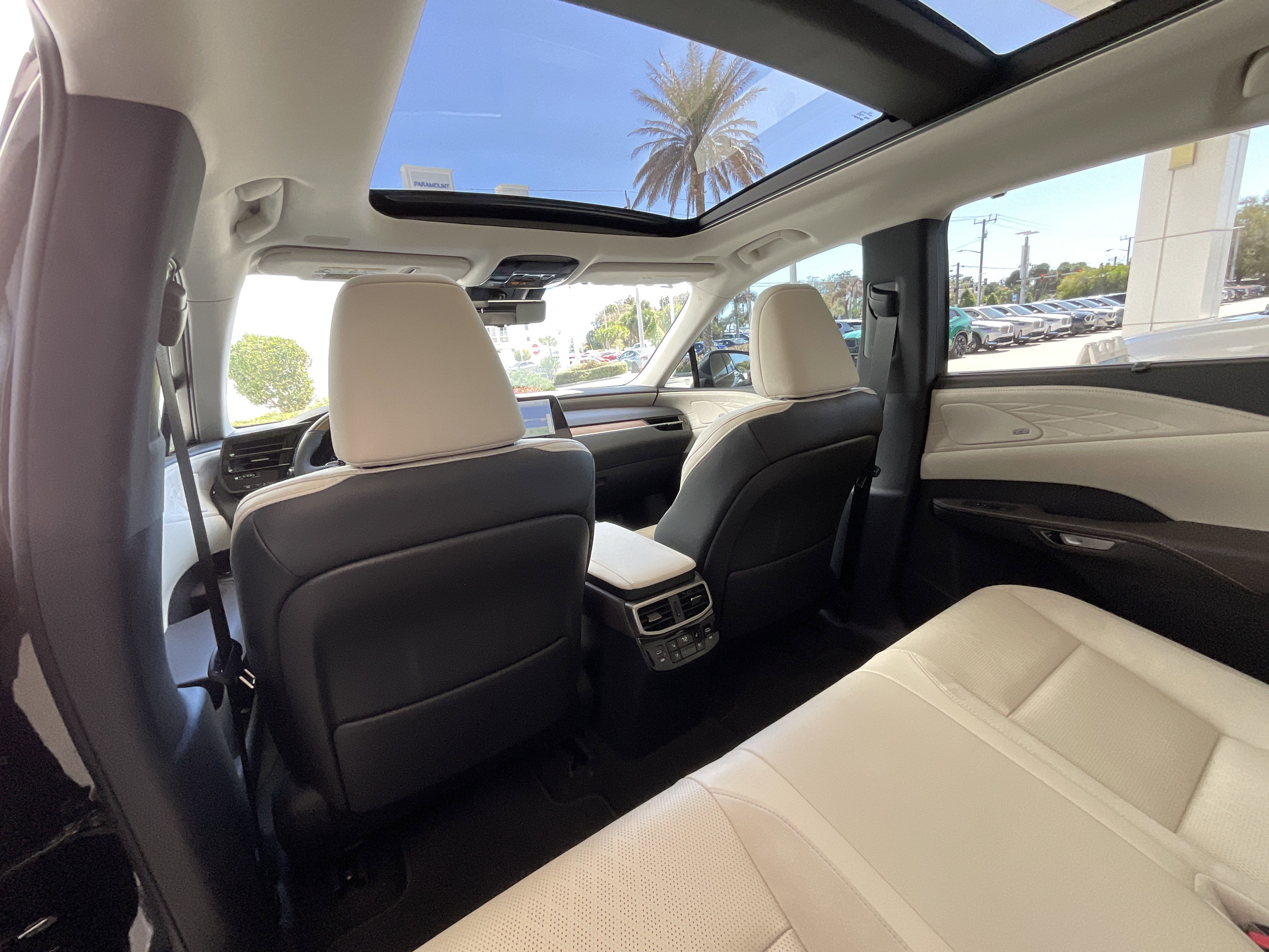 Used 2026 Lexus RX 350 w/ Convenience Package image 24