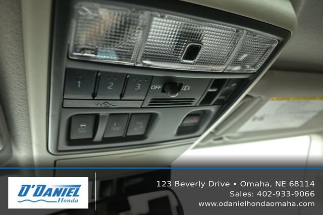 Used 2022 Toyota 4Runner SR5 Premium w/ Moonroof Package AWD/4WD image 30