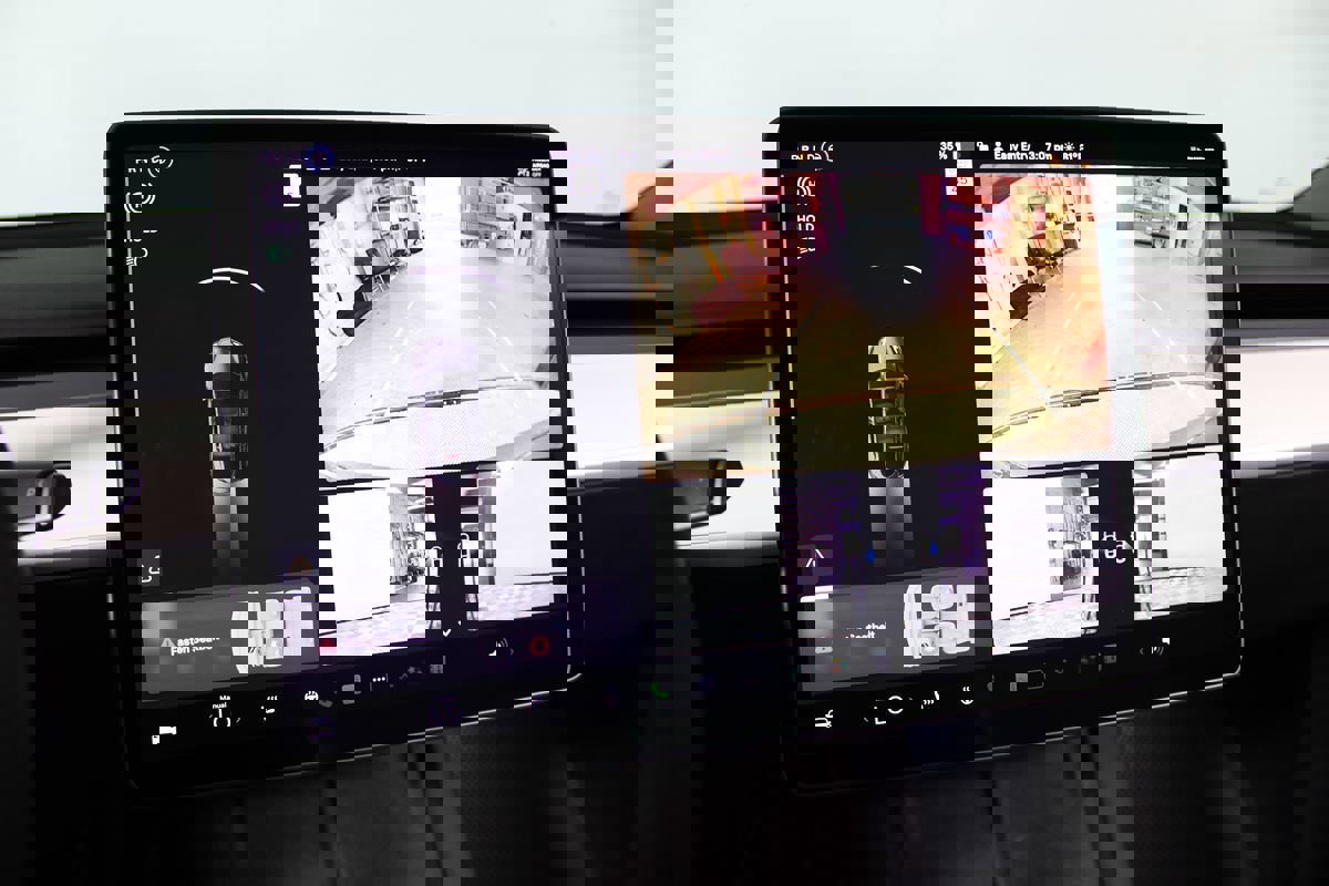 Used 2022 Tesla Model Y Performance image 15