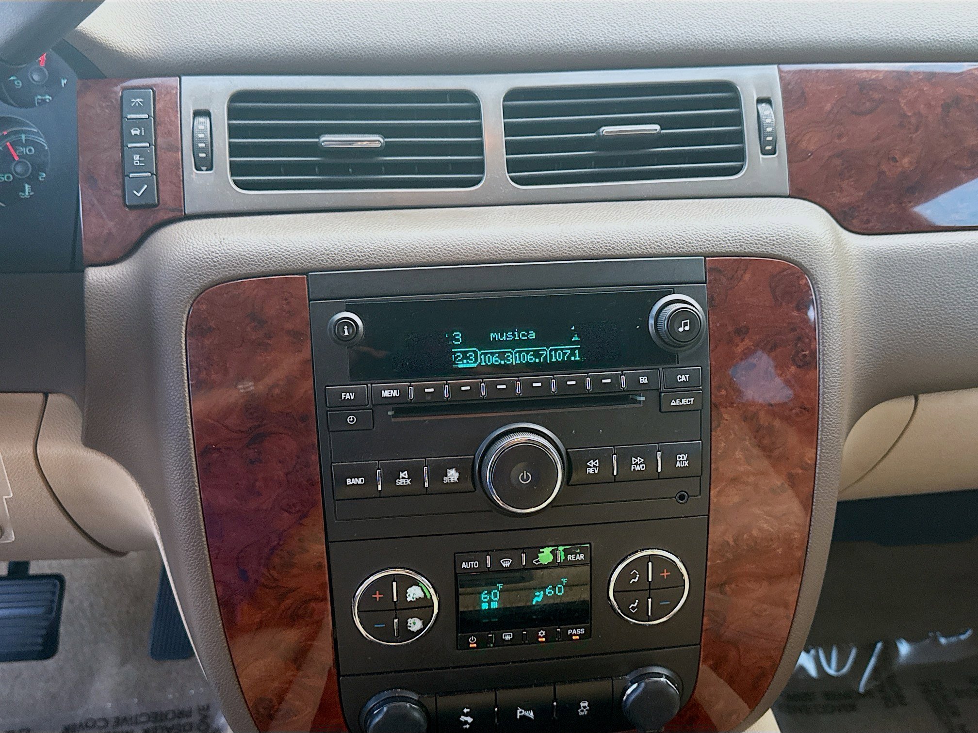 Used 2014 Chevrolet Tahoe LT image 12