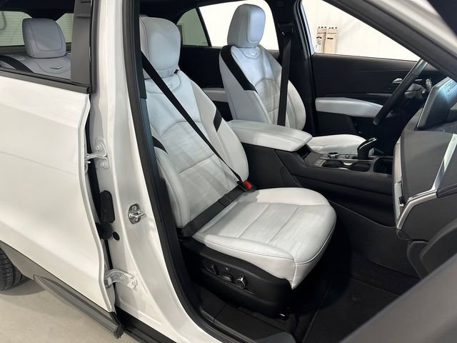 Used 2024 Cadillac XT4 Sport image 36