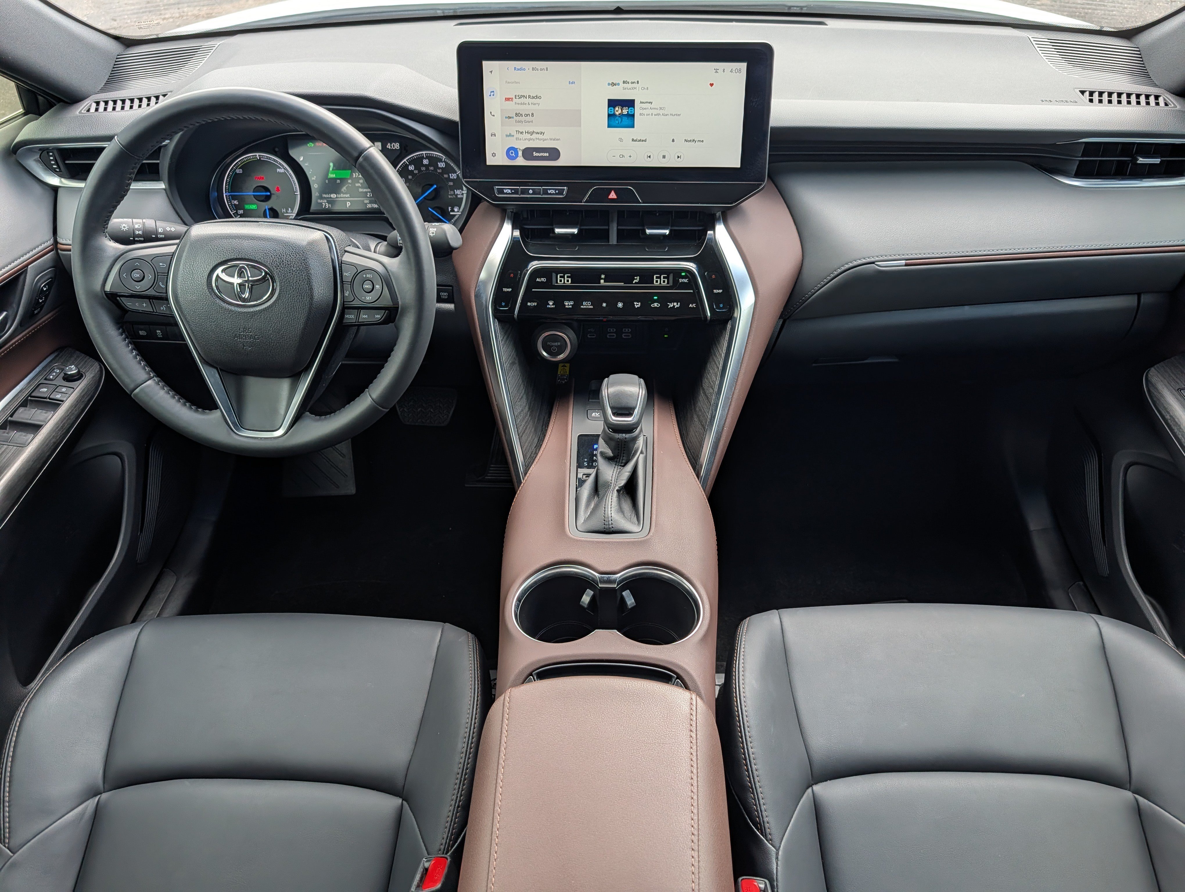 Used 2024 Toyota Venza XLE AWD/4WD image 10