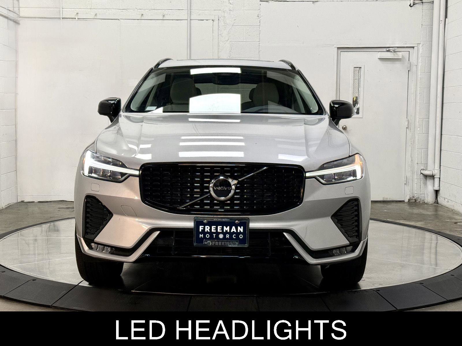 Used 2025 Volvo XC60 B5 Core w/ Climate Package image 3