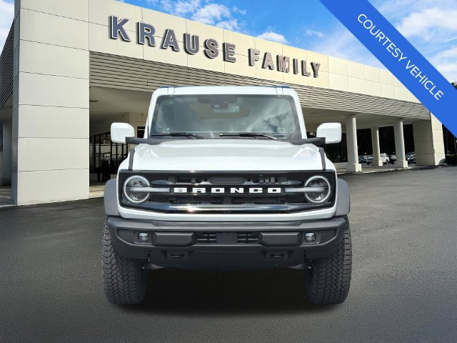 New 2026 Ford Bronco Outer Banks w/ Sasquatch Package AWD/4WD image 2