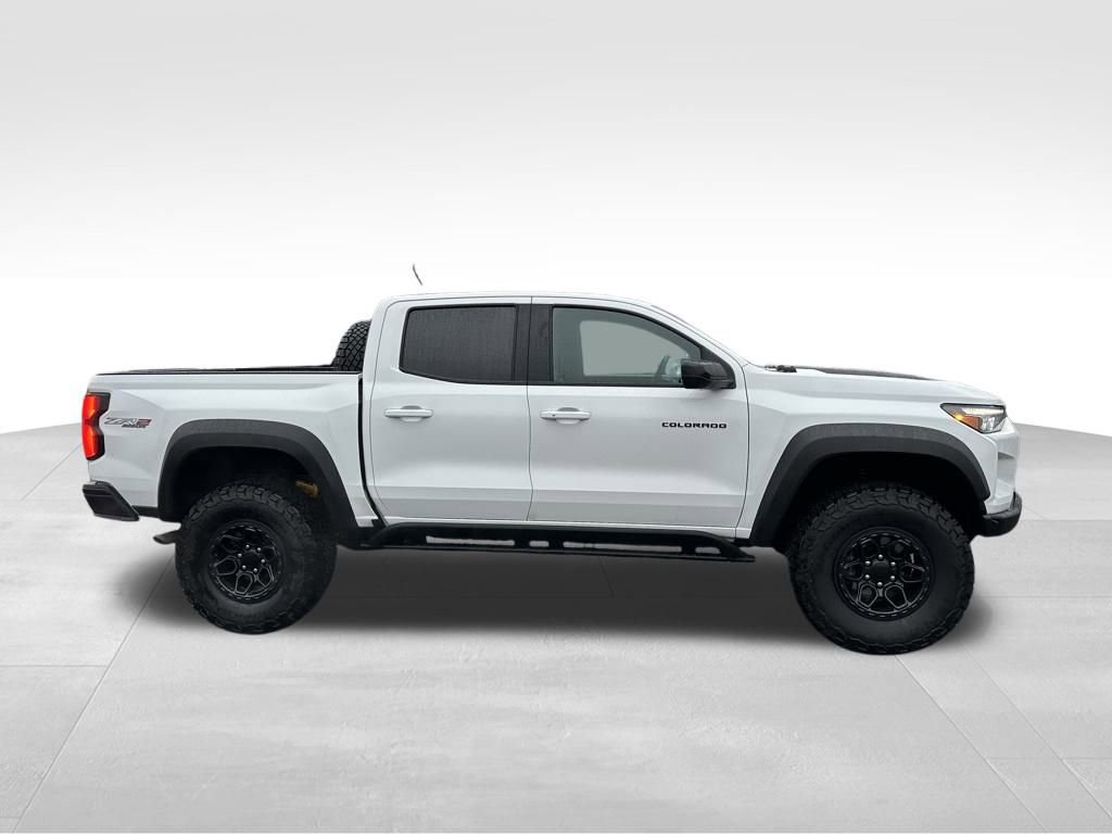 Used 2024 Chevrolet Colorado ZR2 w/ ZR2 Bison Edition image 4