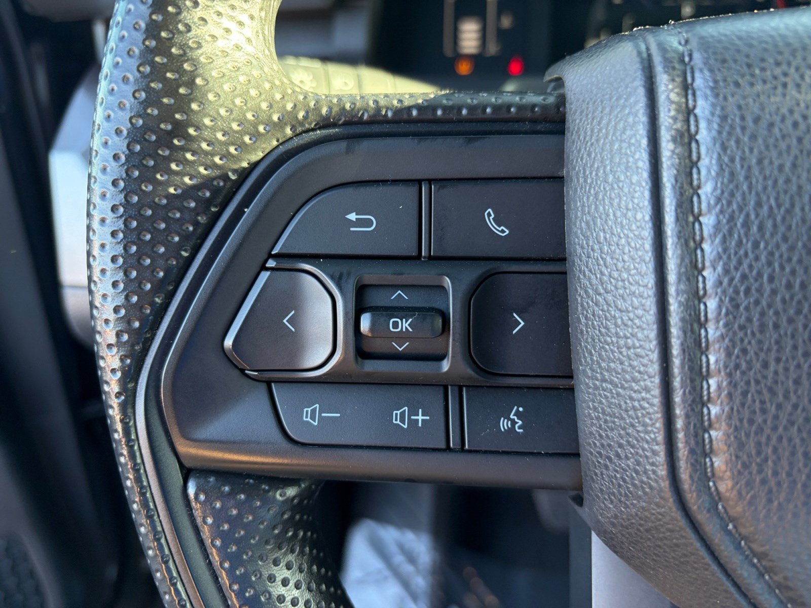 Certified 2025 Toyota Tacoma SR5 AWD/4WD image 14
