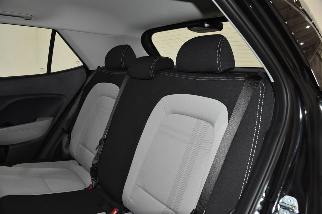 Certified 2025 Hyundai Venue SEL FWD image 32