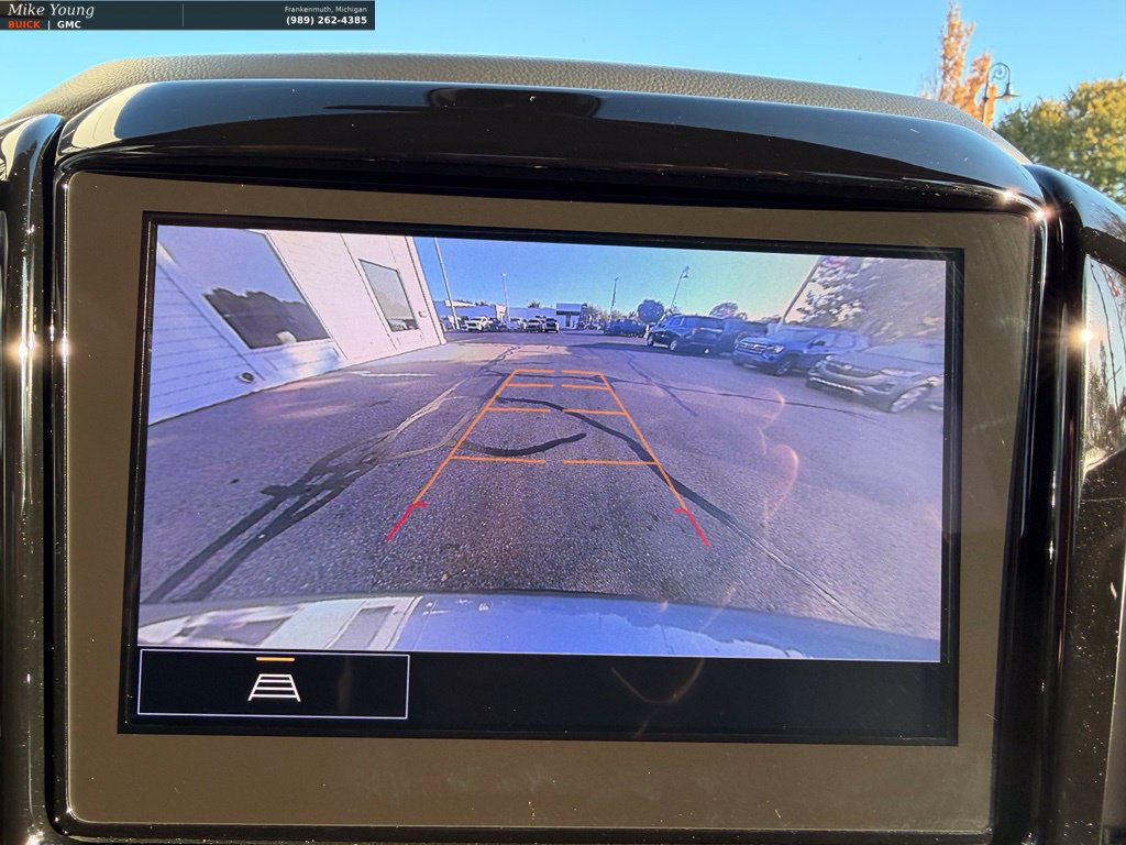 Used 2023 Chevrolet Traverse LT w/ LPO, Floor Liner Package FWD image 29