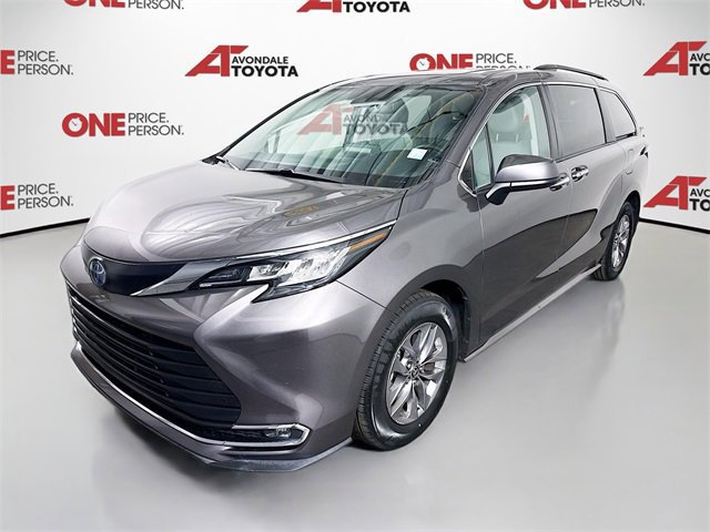 Certified 2023 Toyota Sienna XLE video 3