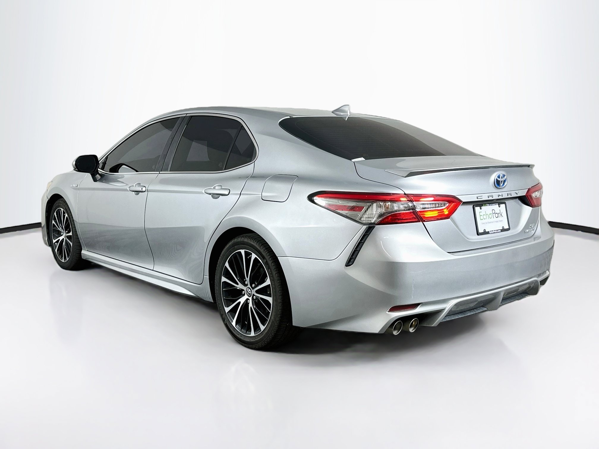 Used 2019 Toyota Camry SE w/ Audio Package FWD image 5