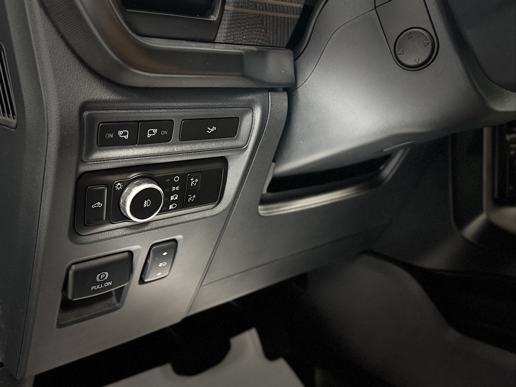 Used 2023 Ford F150 Platinum AWD/4WD image 16