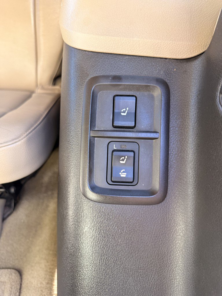 Used 2008 Toyota Sequoia Limited image 30