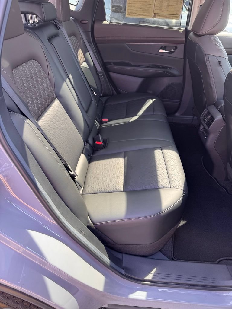 Used 2025 Nissan Murano Platinum AWD/4WD image 14
