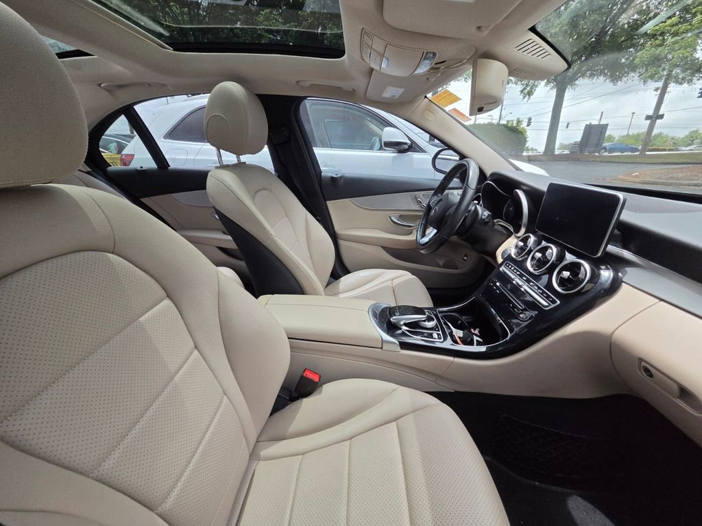 Used 2016 Mercedes-Benz C 300 4MATIC Sedan image 9