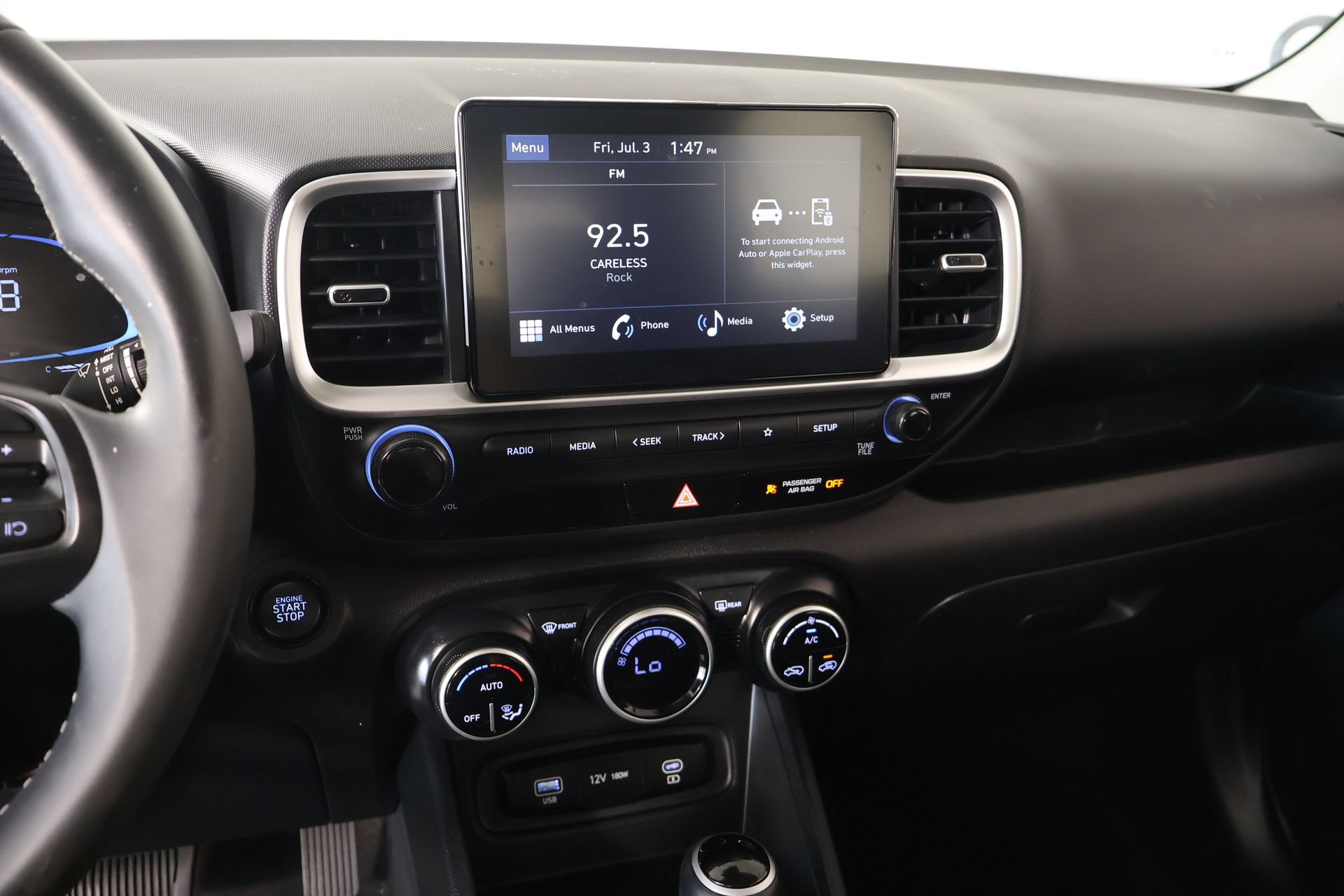 Used 2025 Hyundai Venue SEL FWD image 5