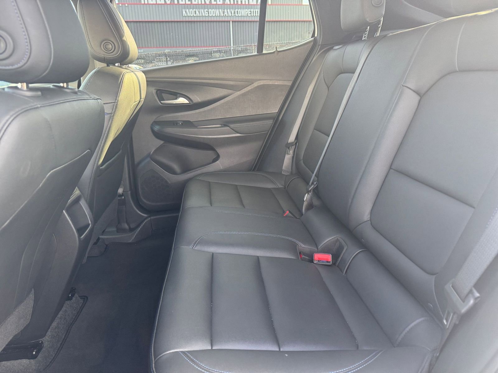 Used 2025 Buick Envista Sport Touring image 23