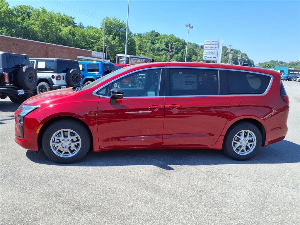 New 2027 Chrysler Pacifica Select FWD image 7