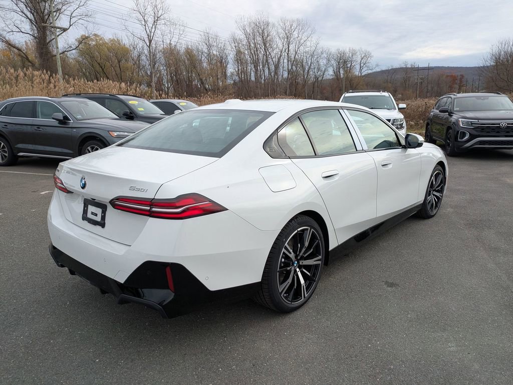 New 2026 BMW 530i xDrive w/ M Sport Package image 3