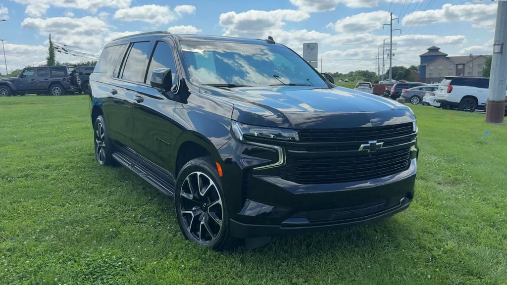 Used 2024 Chevrolet Suburban RST w/ Luxury Package AWD/4WD image 9