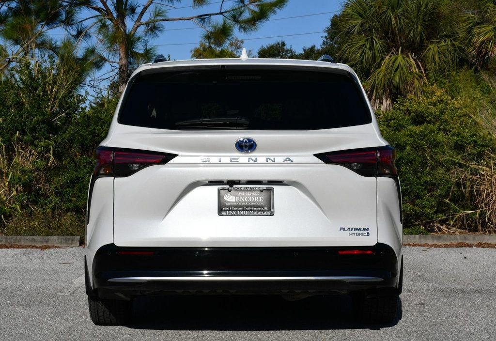 Used 2024 Toyota Sienna Platinum image 34