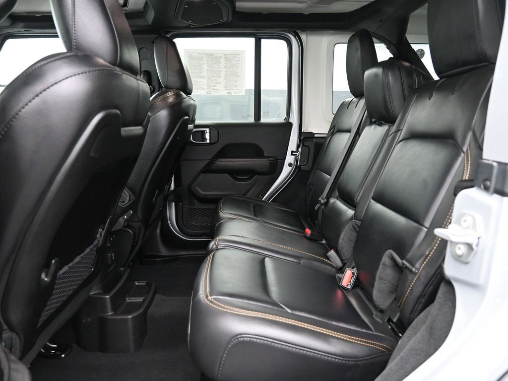 Used 2024 Jeep Wrangler Sahara image 16