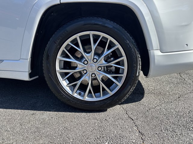Certified 2025 Jeep Grand Cherokee L Summit AWD/4WD image 25