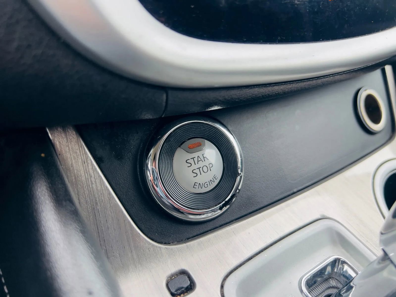 Used 2016 Nissan Murano S w/ Navigation Package image 32