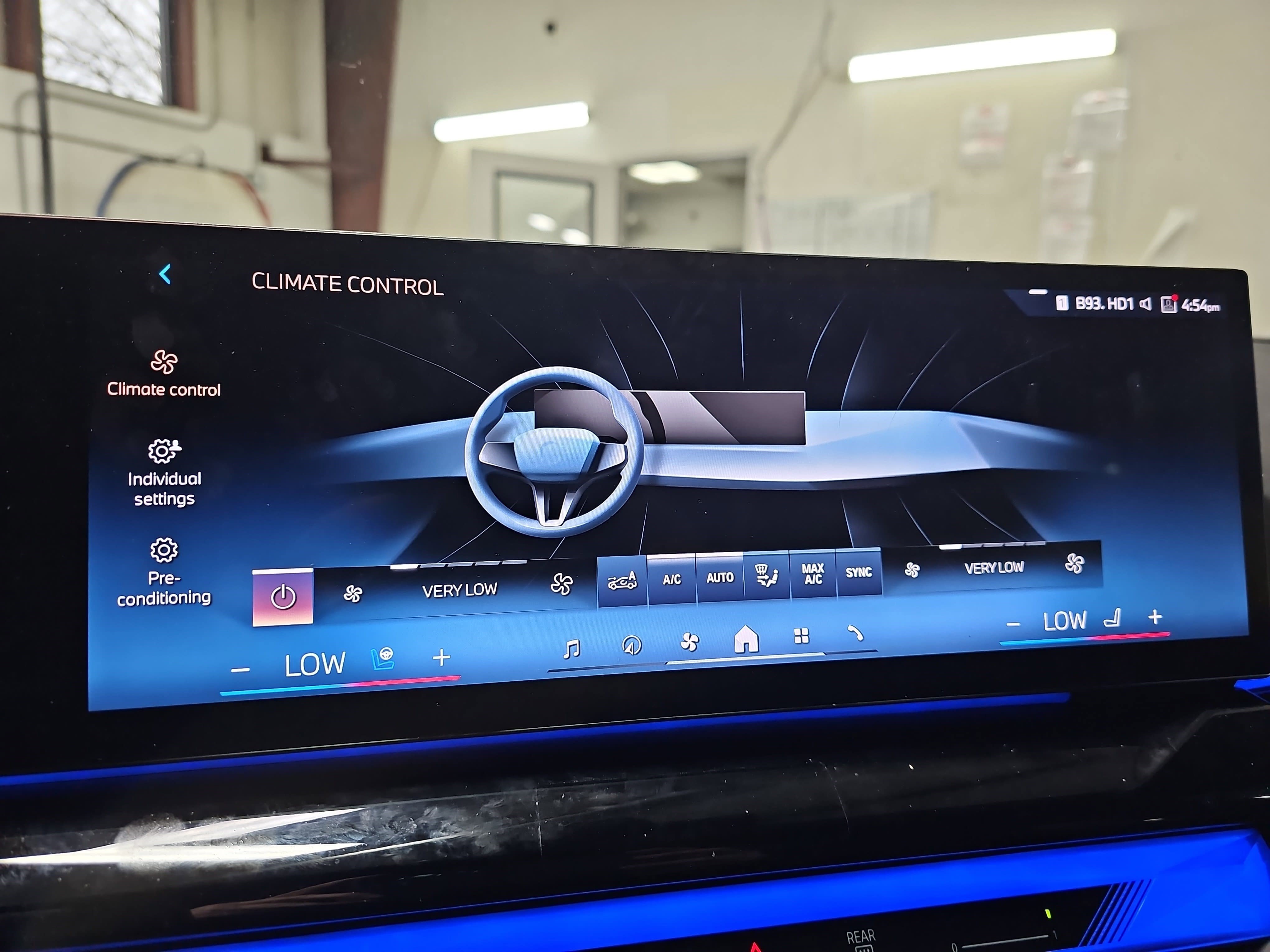 Certified 2025 BMW i5 eDrive40i w/ M Sport Package image 23