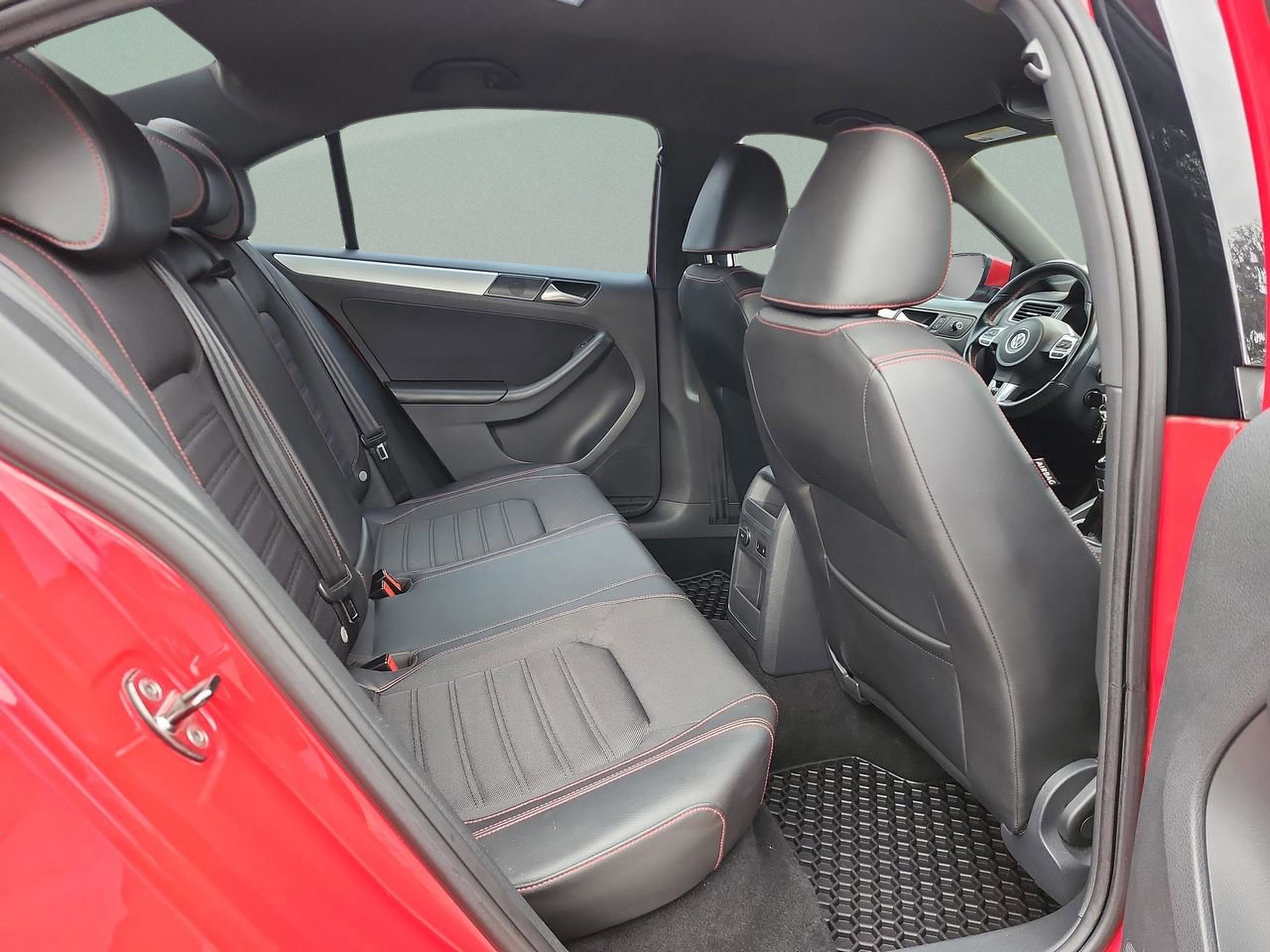 Used 2012 Volkswagen Jetta GLI image 18