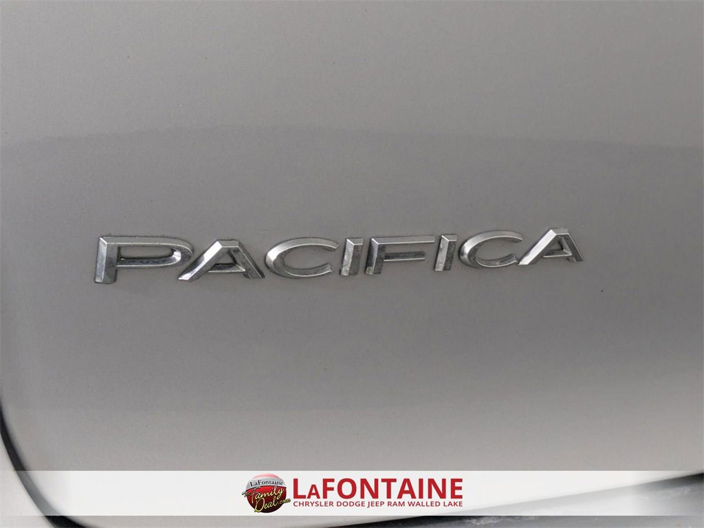 Certified 2022 Chrysler Pacifica Limited image 10