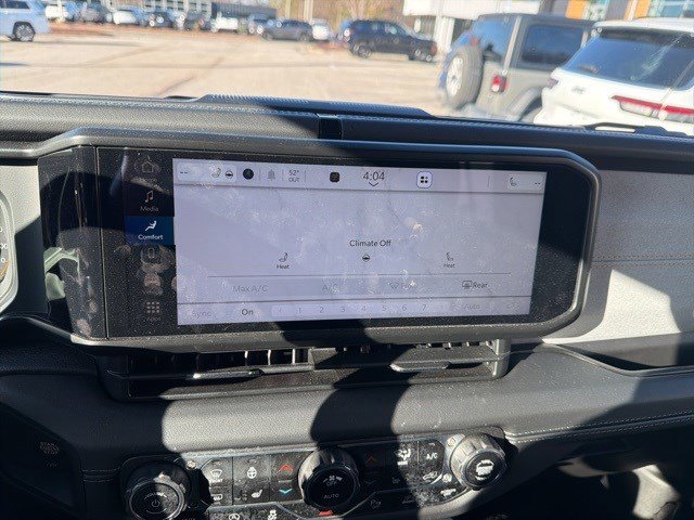 Used 2024 Jeep Wrangler Sahara w/ Safety Group image 13