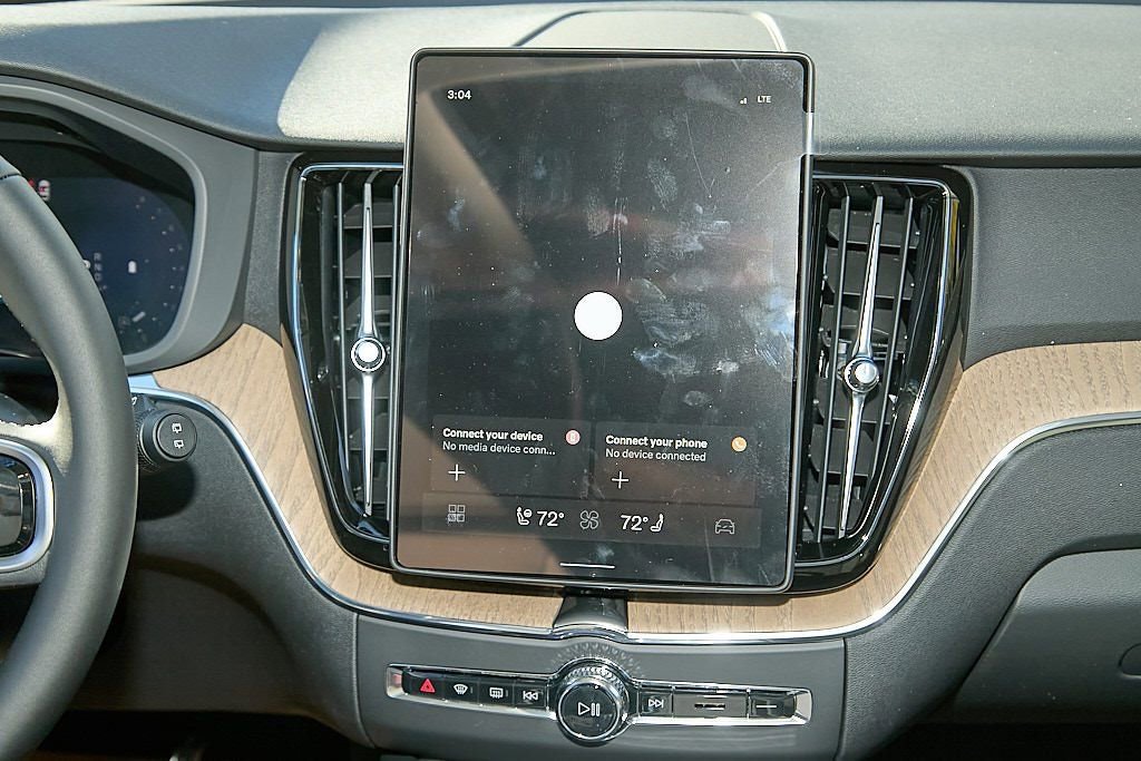 New 2026 Volvo XC60 B5 Plus w/ Protection Package Premier image 27