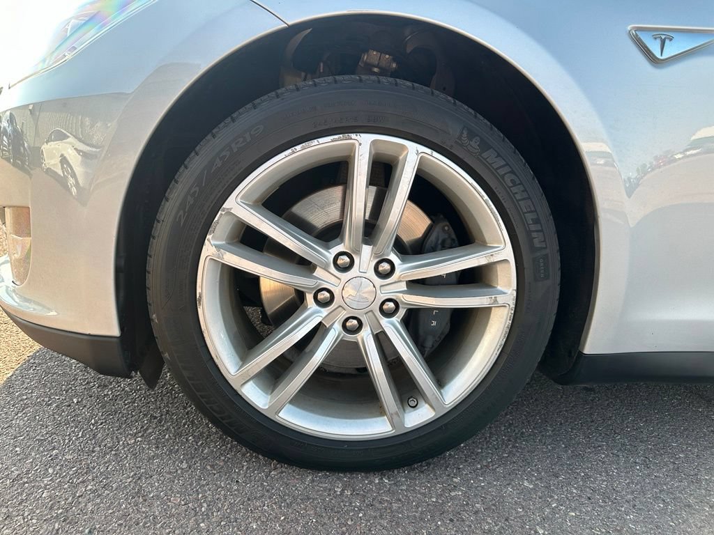 Used 2013 Tesla Model S Performance RWD image 38