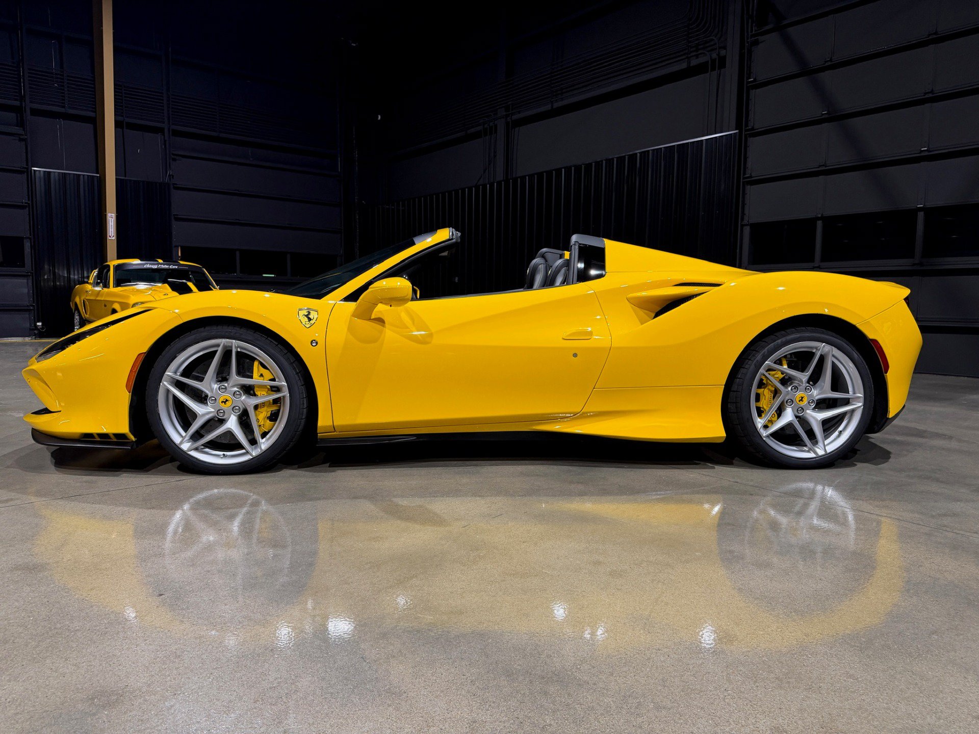 Used 2023 Ferrari F8 Tributo RWD image 3