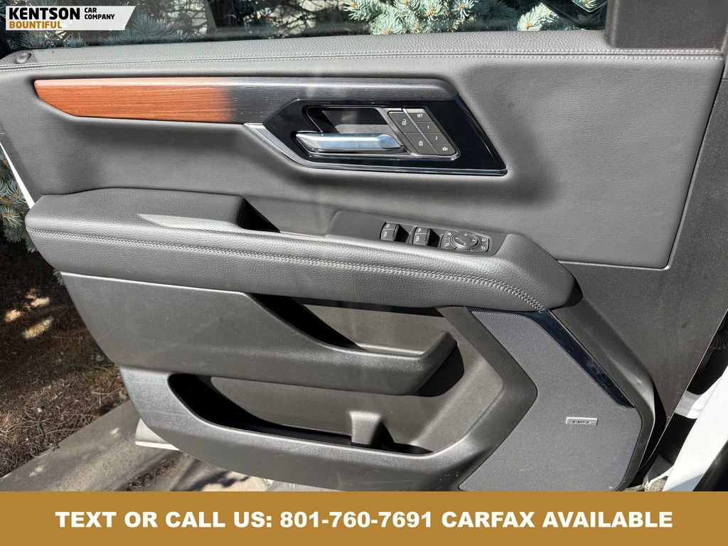 Used 2025 GMC Yukon XL Denali AWD/4WD image 21