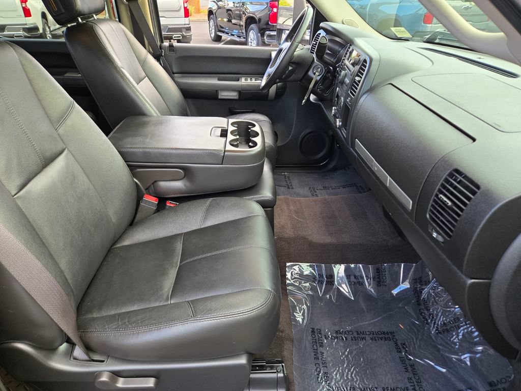 Used 2008 Chevrolet Silverado 2500 LT w/ 1LT Convenience Package RWD image 15