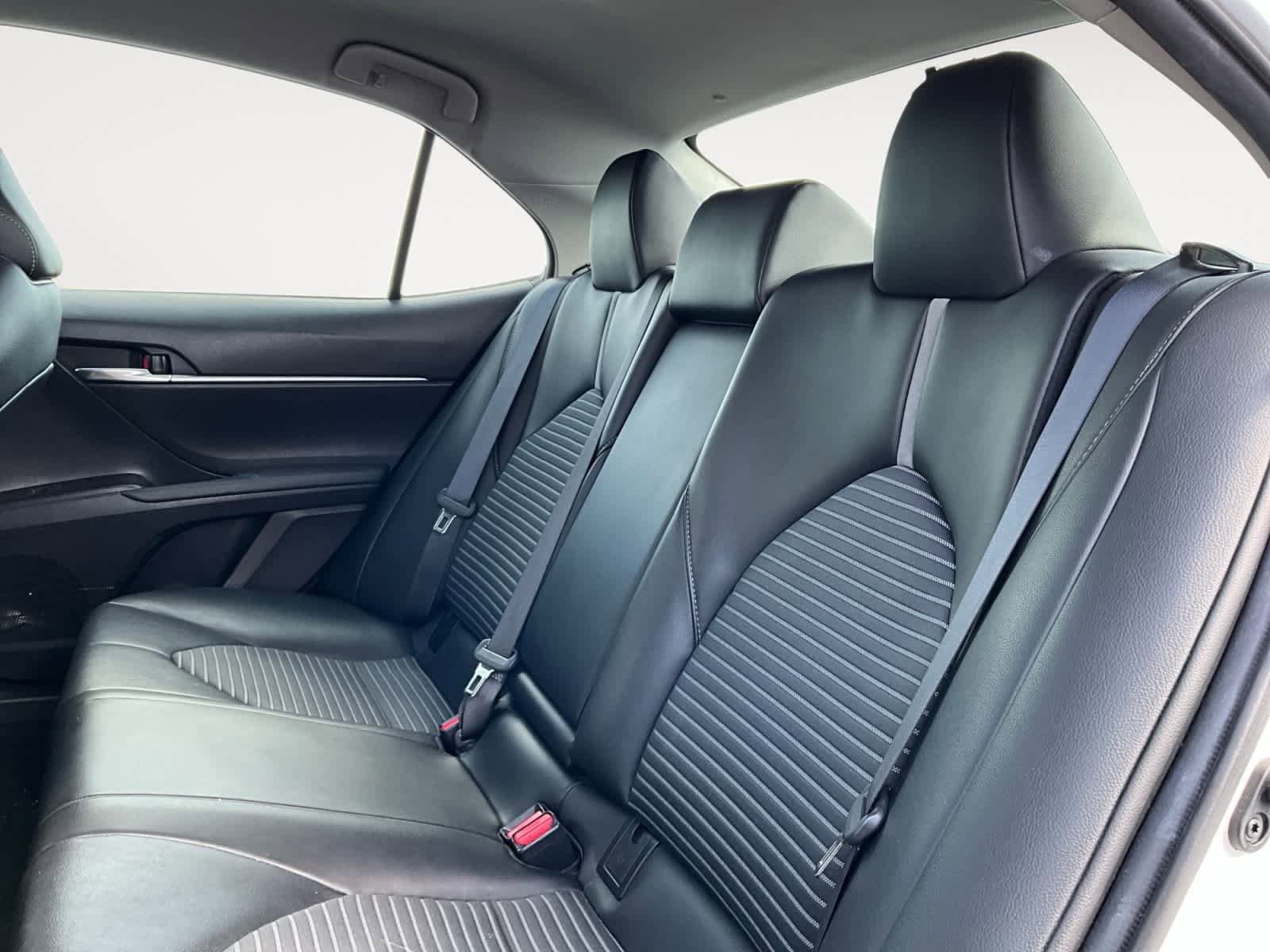 Used 2021 Toyota Camry SE FWD image 22