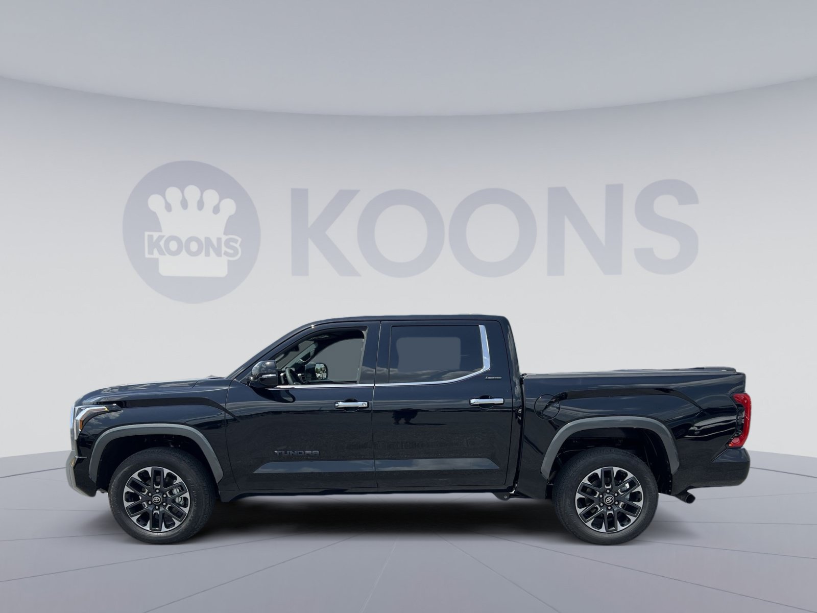 Used 2026 Toyota Tundra Limited AWD/4WD image 2