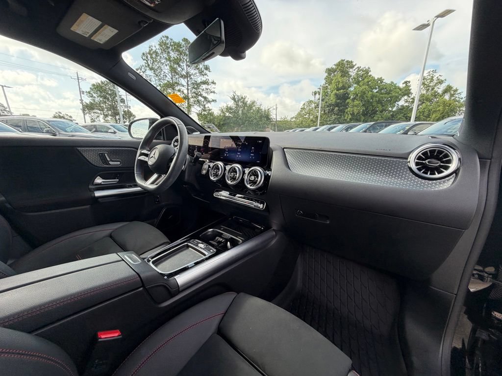 Used 2025 Mercedes-Benz GLA 250 image 31