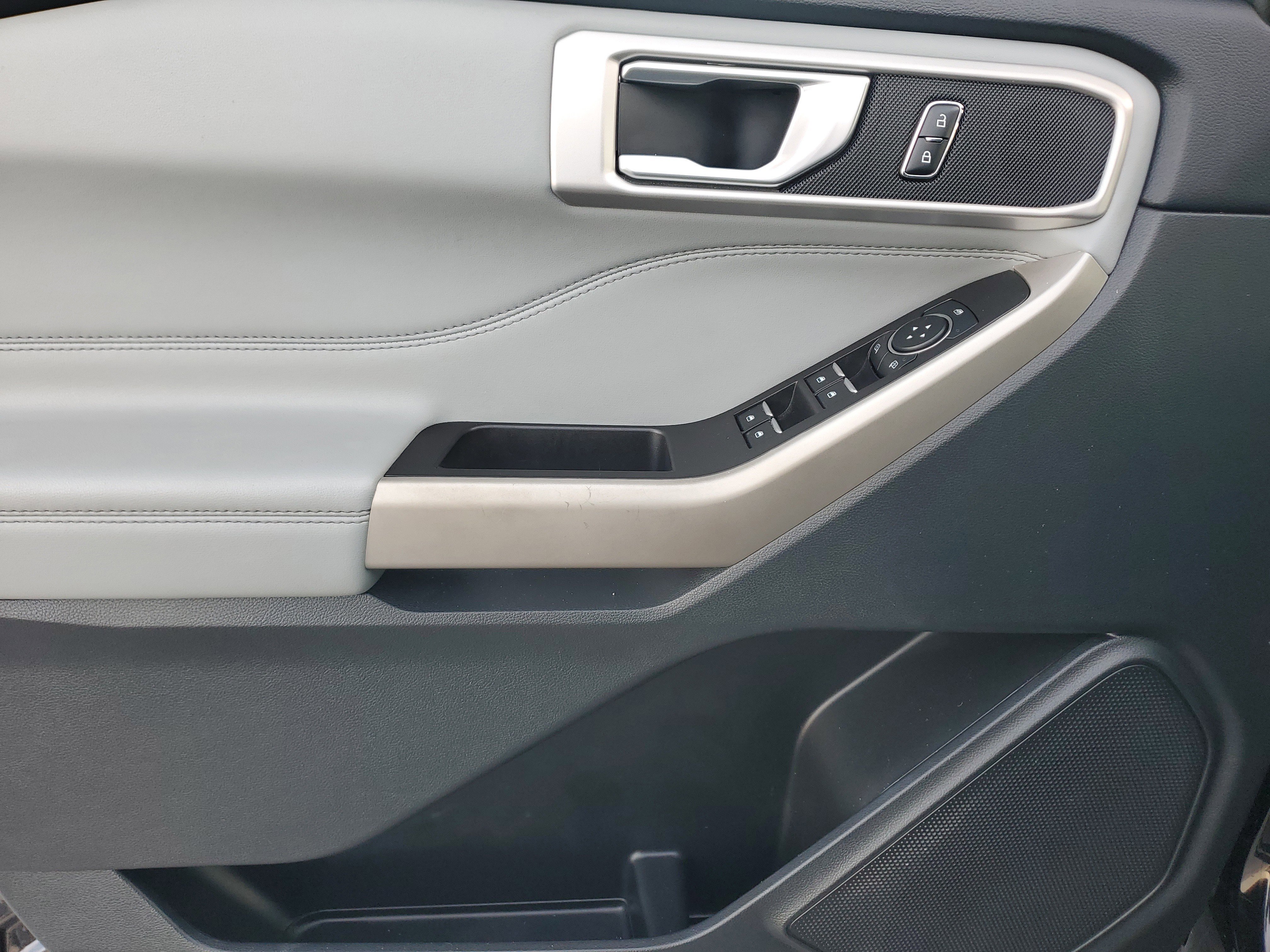 Used 2023 Ford Explorer XLT w/ Equipment Group 202A image 29