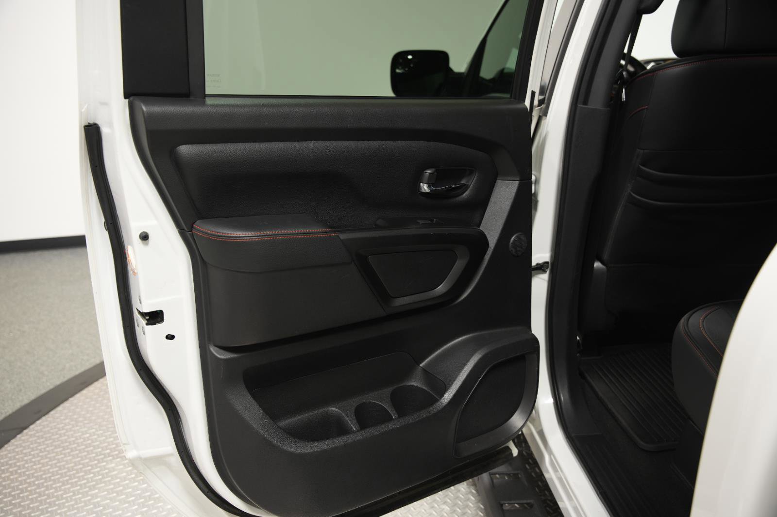 Used 2020 Nissan Titan PRO-4X w/ Pro-4x Utility Package image 20