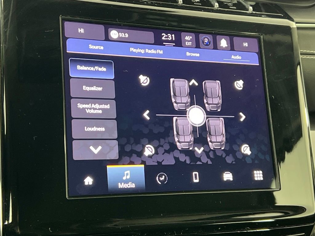 Used 2023 Jeep Grand Cherokee Laredo image 32