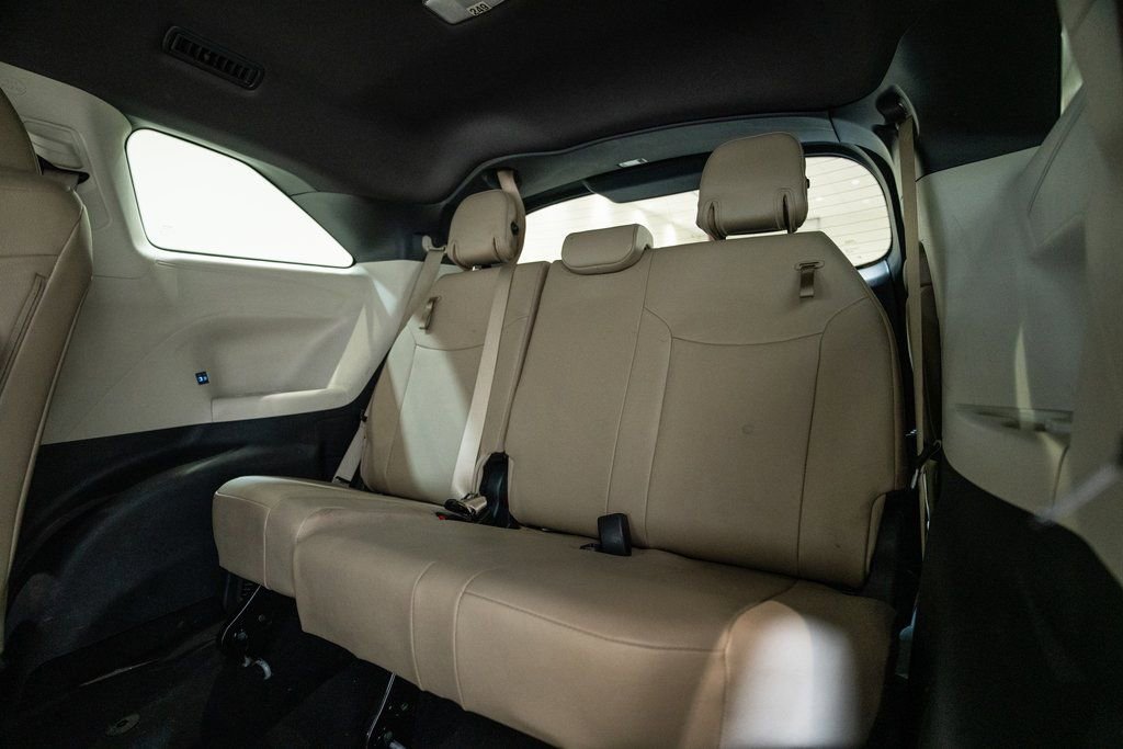 Used 2024 Toyota Sienna XLE image 42