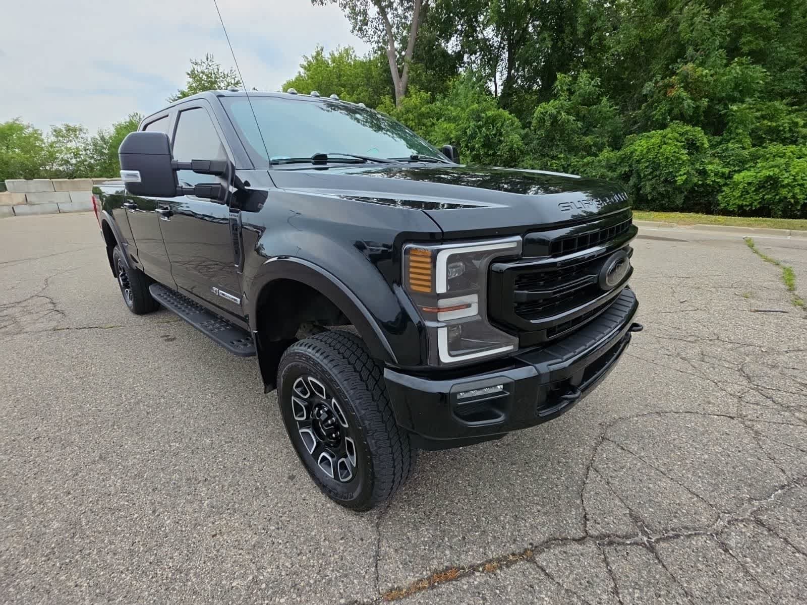 Used 2020 Ford F350 Lariat w/ Tremor Off-Road Package AWD/4WD image 6