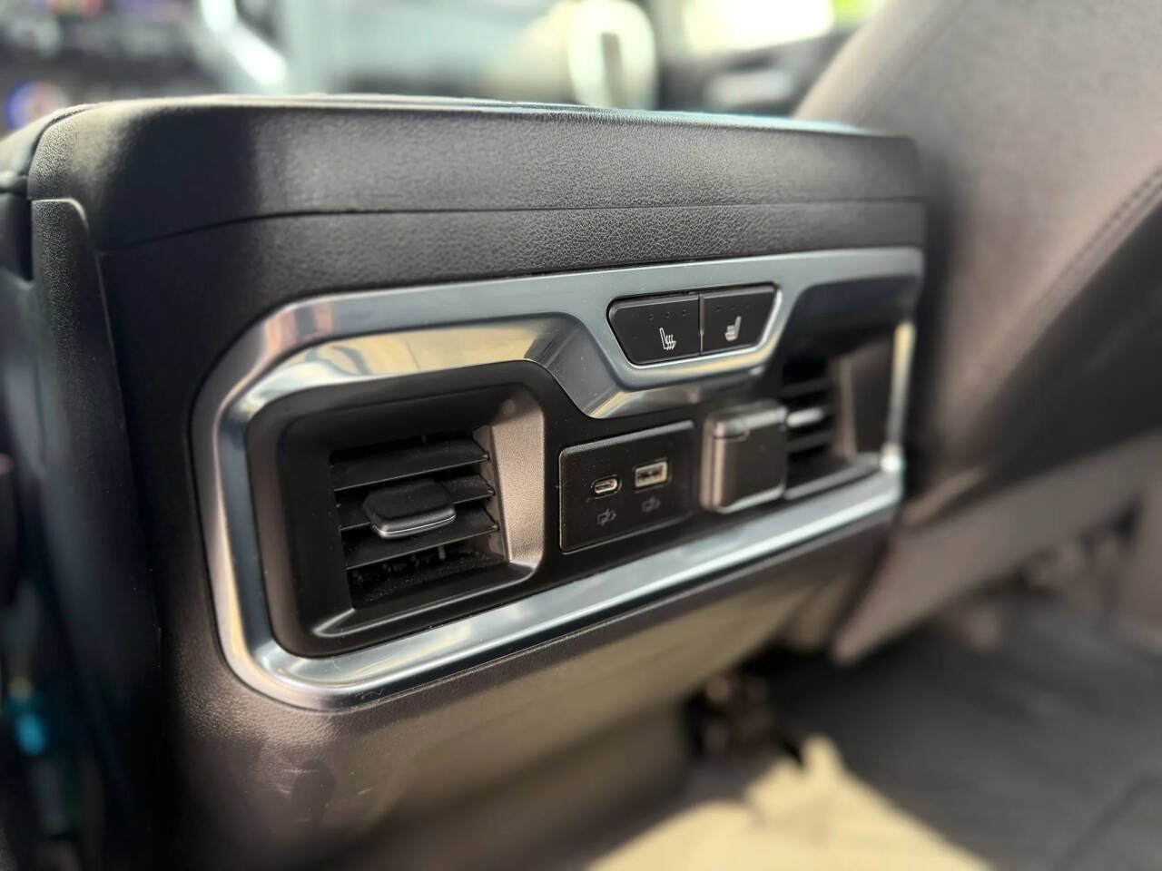 Used 2020 Chevrolet Silverado 1500 LTZ w/ LTZ Plus Package AWD/4WD image 19
