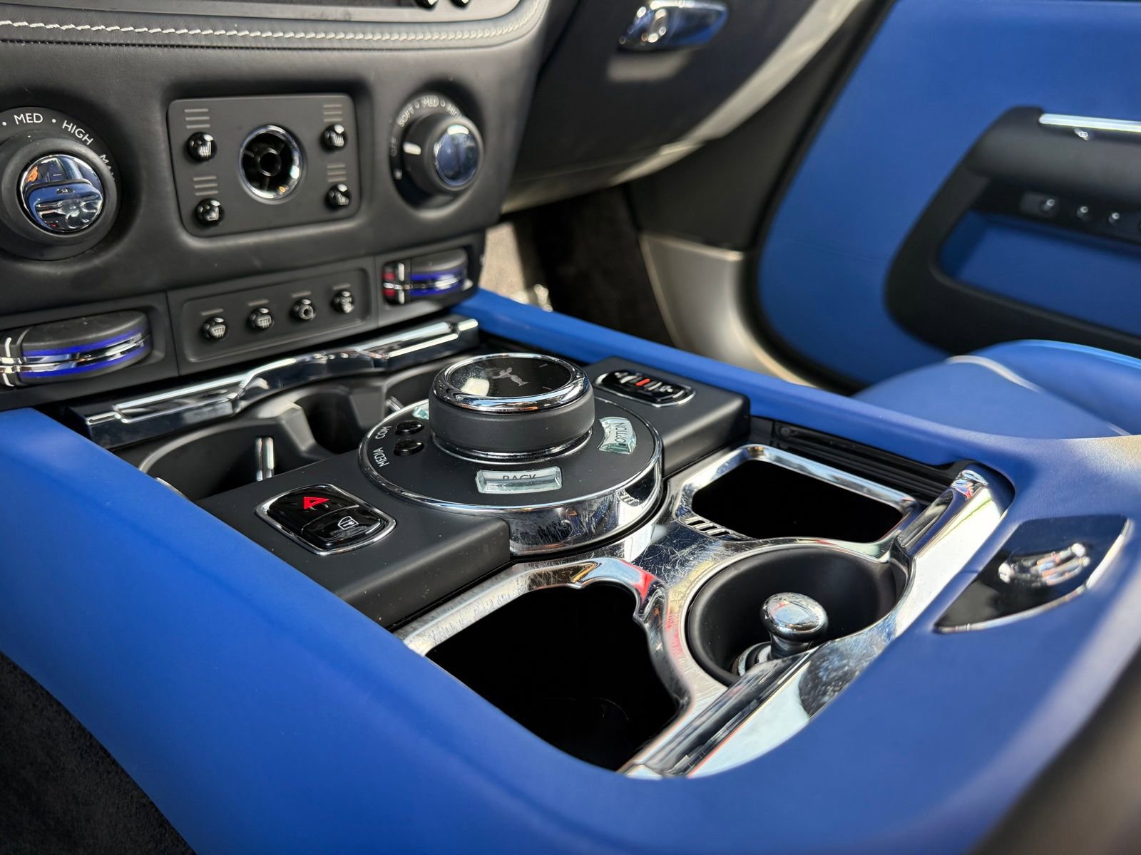 Used 2019 Rolls-Royce Wraith image 31