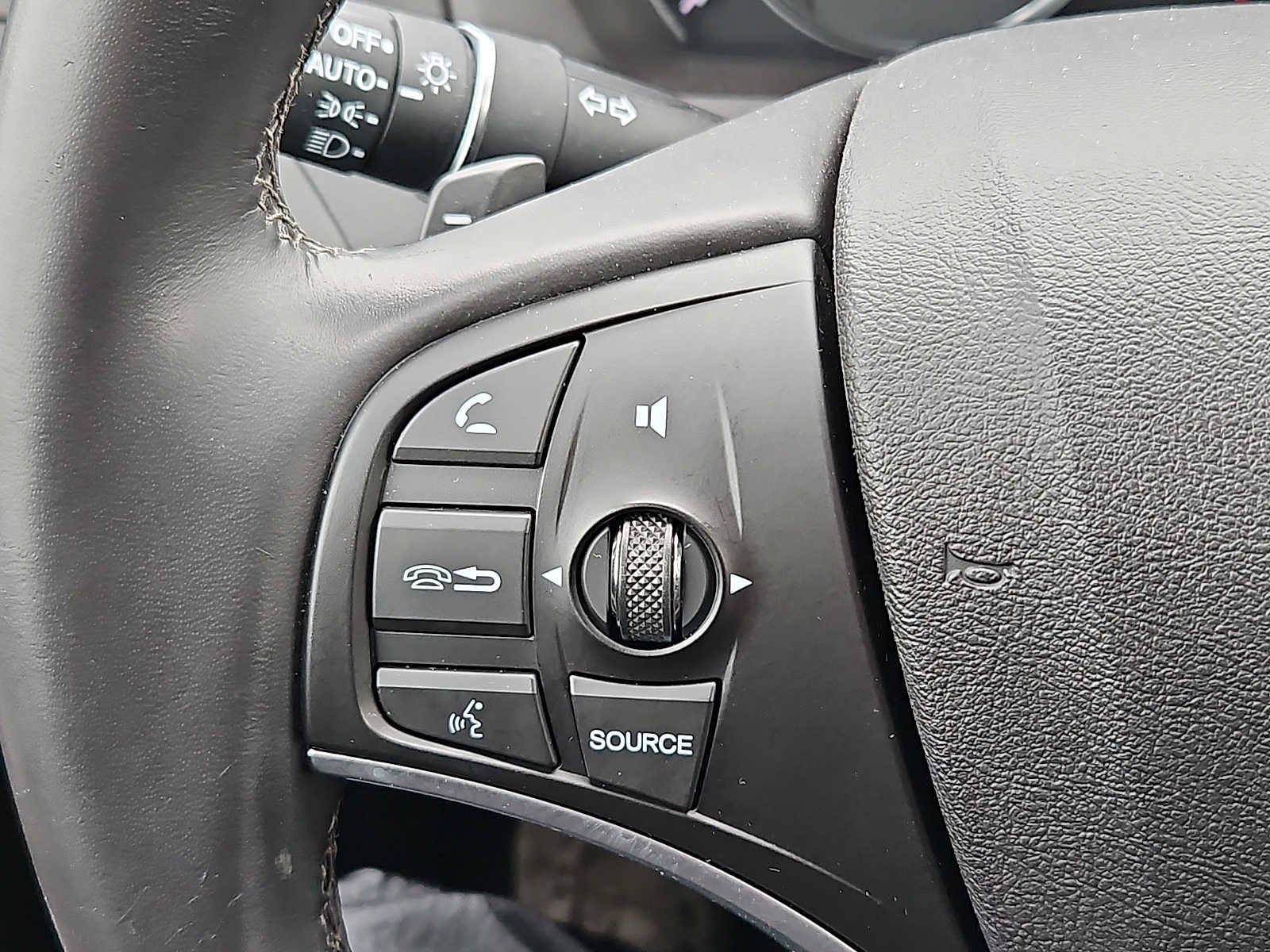 Used 2019 Acura MDX SH-AWD image 24