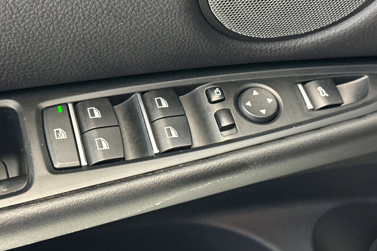 Used 2019 BMW X6 xDrive35i w/ M Sport Package image 13