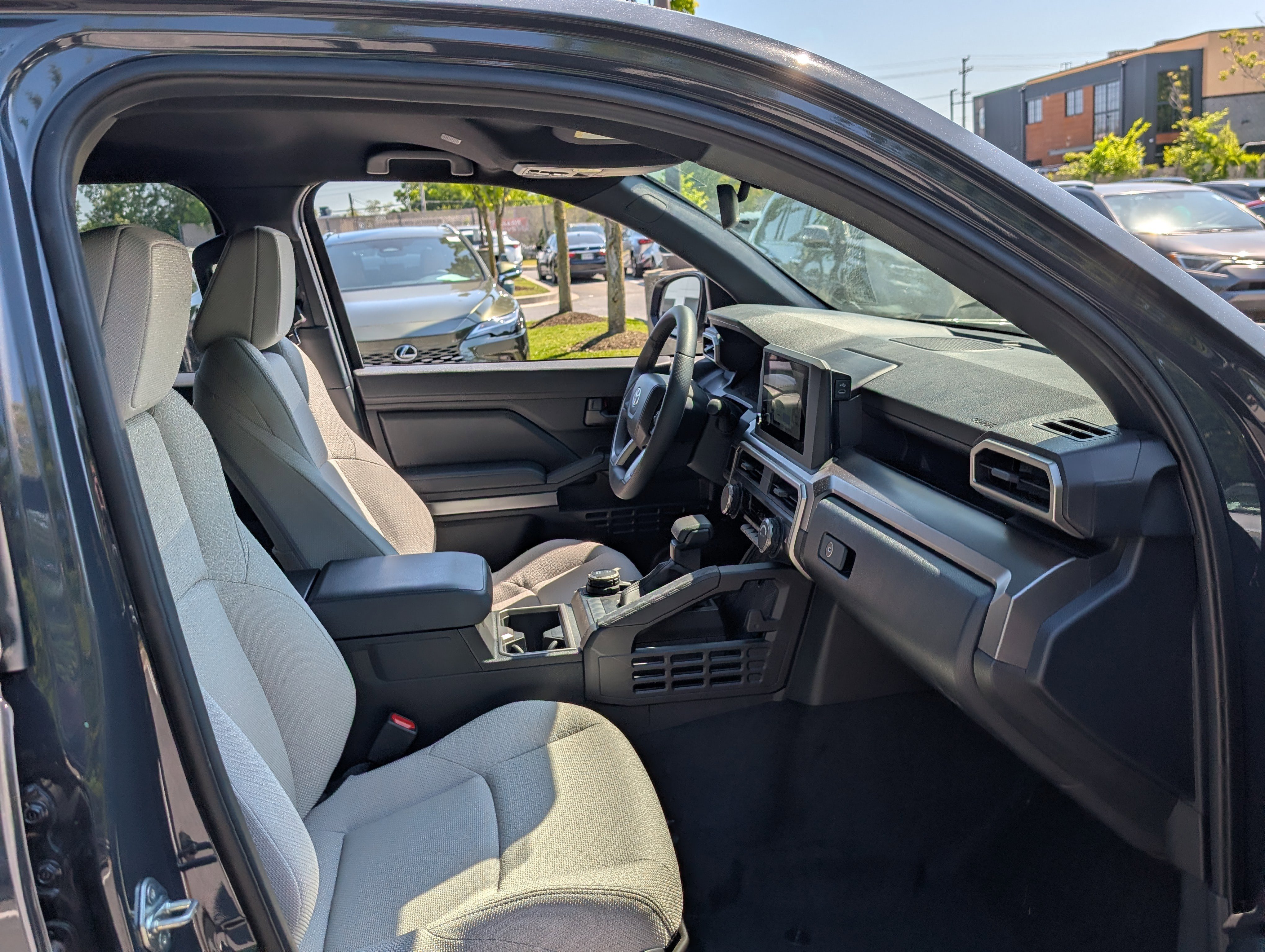Used 2025 Toyota 4Runner SR5 AWD/4WD image 10