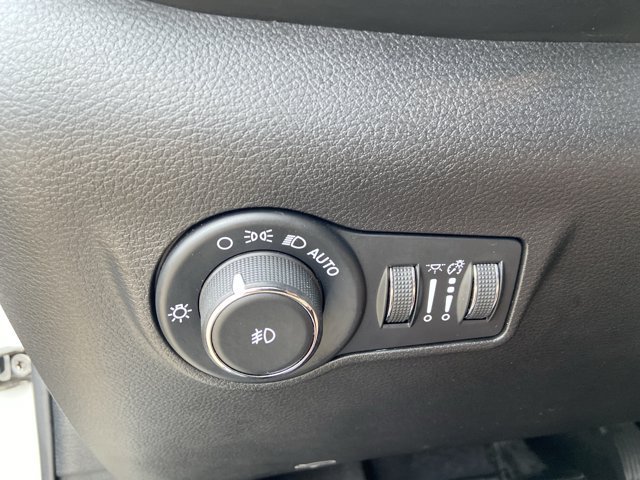 Used 2025 Jeep Compass Limited AWD/4WD image 43